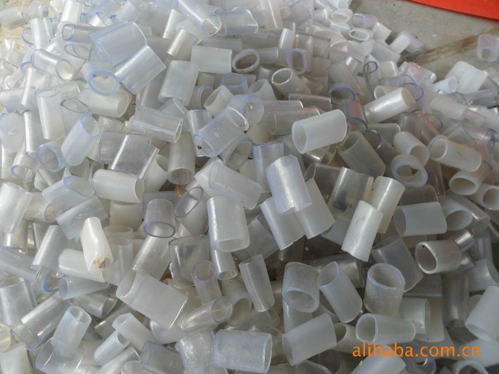 团队几乎把办公桌搬到了企业门口