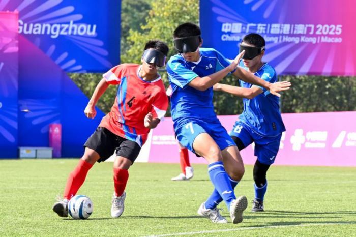 新疆盲足少年首次站上全国残特奥会赛场，开启