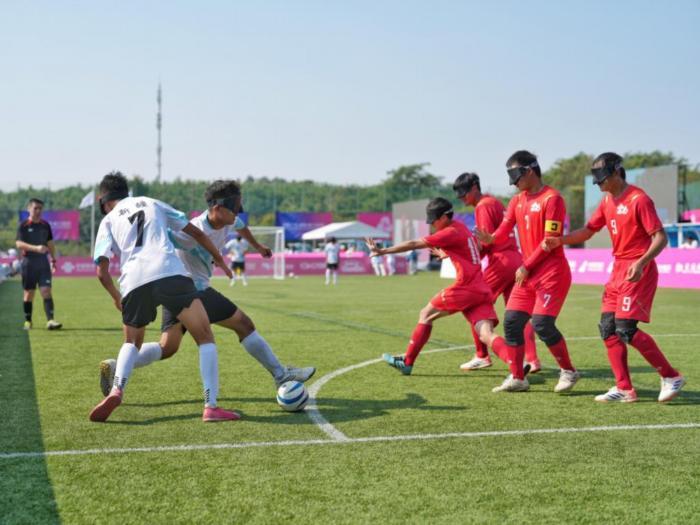 新疆盲足少年首次站上全国残特奥会赛场，开启