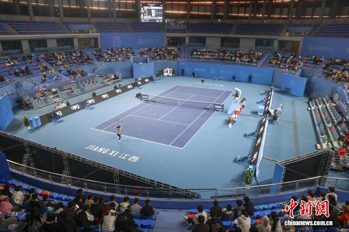 江西九江网球公开赛：郑妩双在主场击败乌克兰