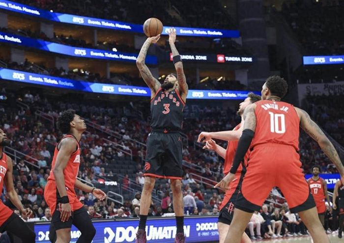 火箭力克猛龙锁定西部第三 申京失误成隐患