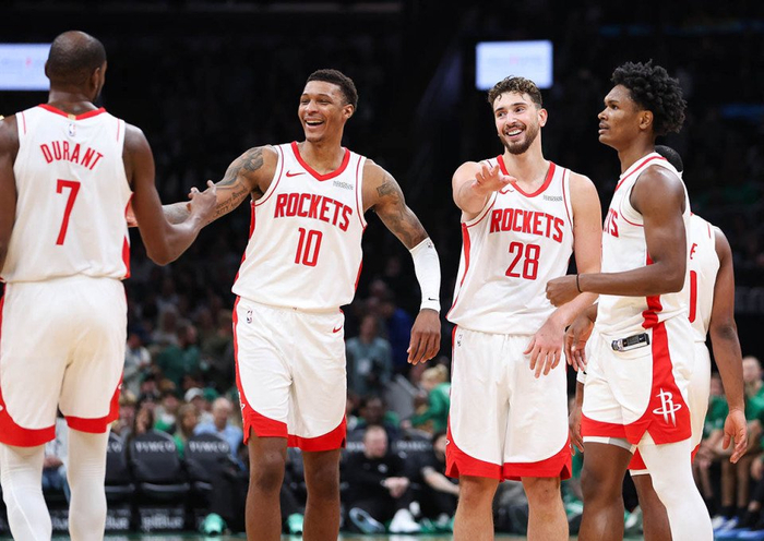 火箭力克猛龙锁定西部第三 申京失误成隐患