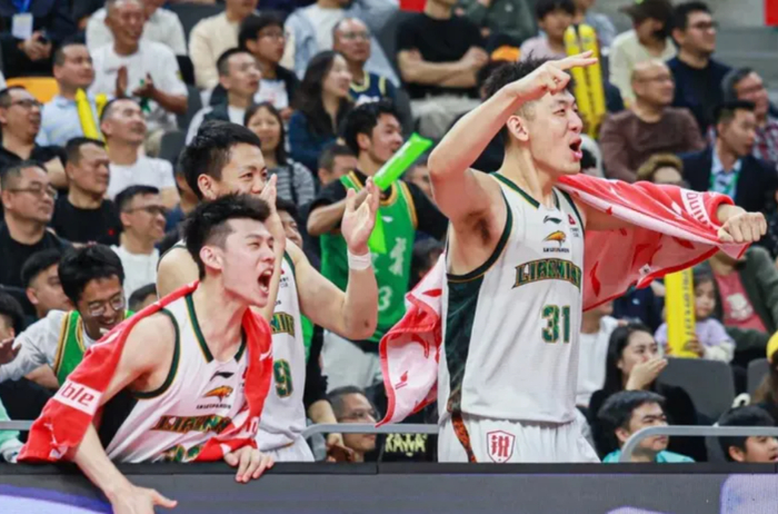 辽宁逆转同曦布罗金顿23分引领逆转风暴