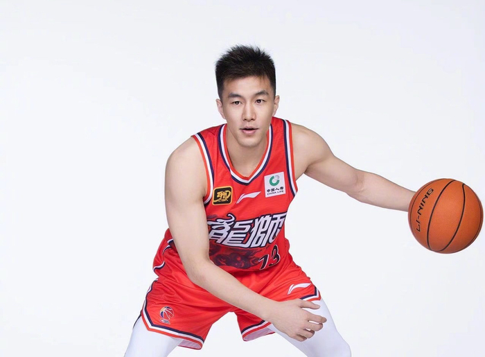 青岛男篮迎战广州 郭艾伦伤缺影响战局