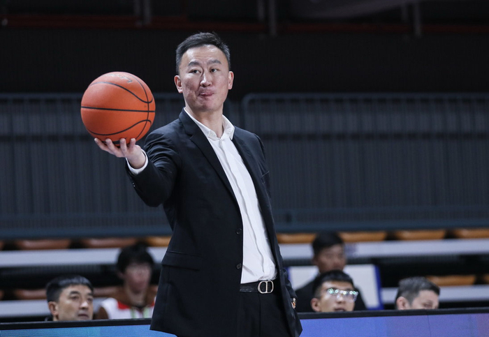 青岛男篮迎战广州 郭艾伦伤缺影响战局