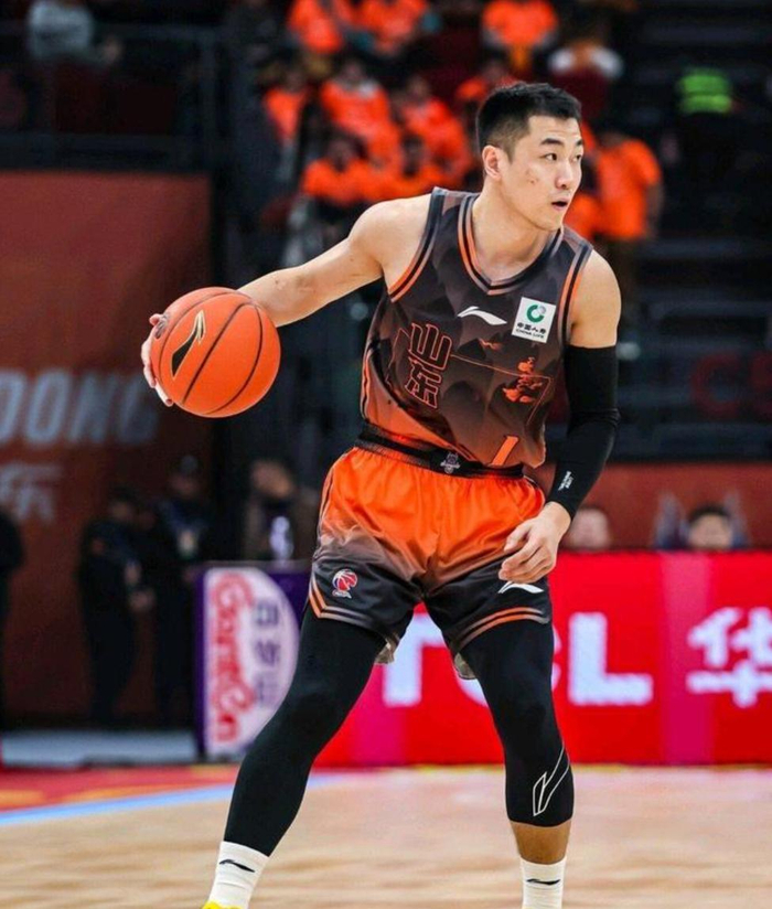 CBA季后赛12进8首轮冷门频现 广东被掀翻山西横扫